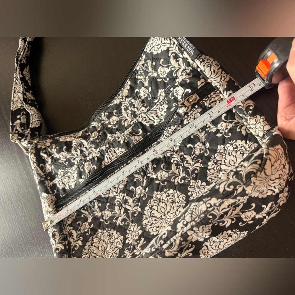 Elegant Black and White Patterned quilted Crossbody Bag - Picture 8 of 10